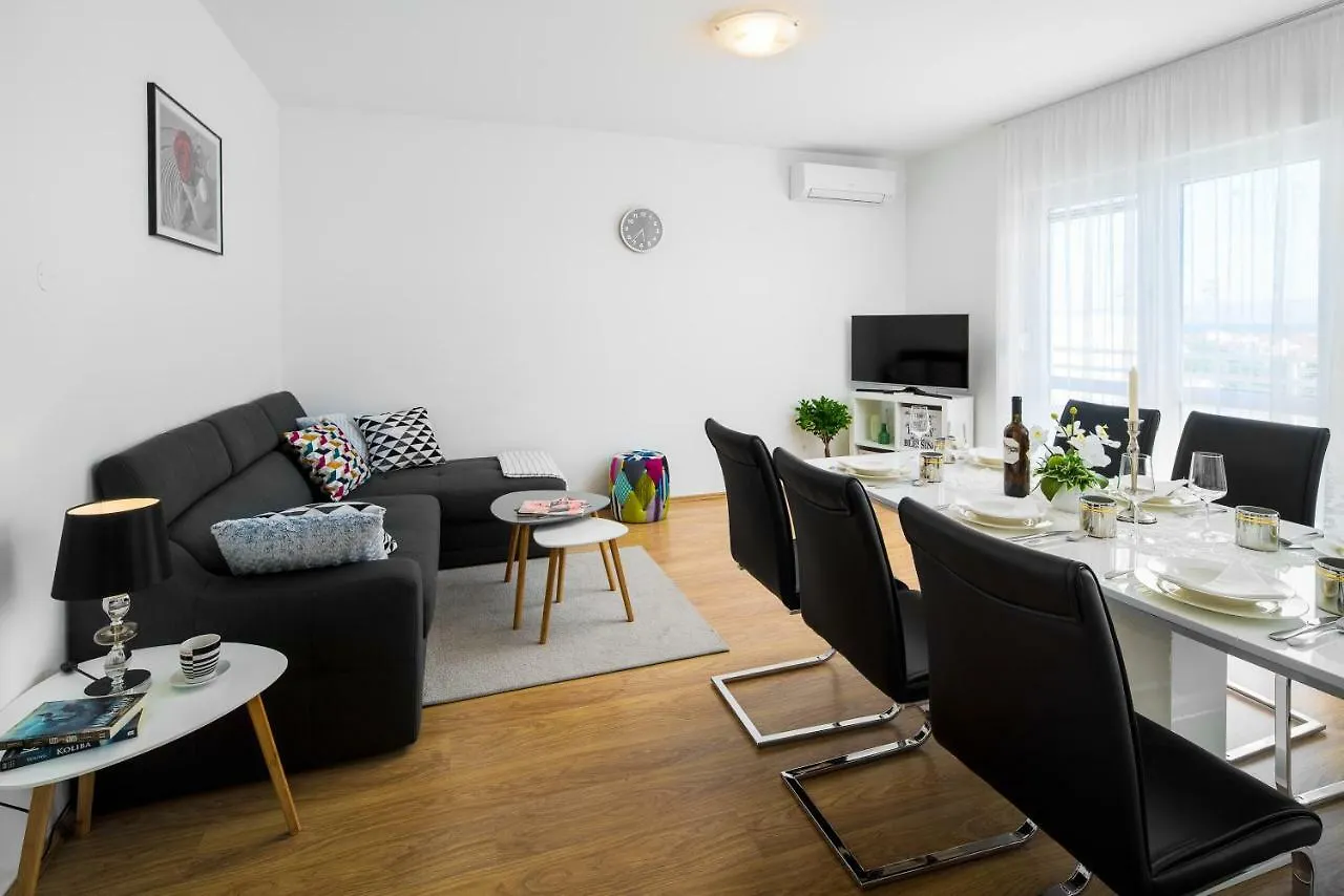 Lotus Apartman Split 0*,  Croatia